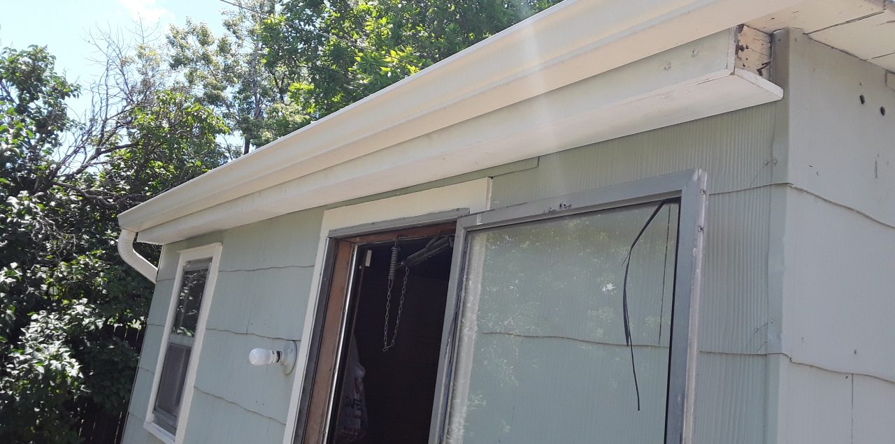 Exterior Soffit & Gutter