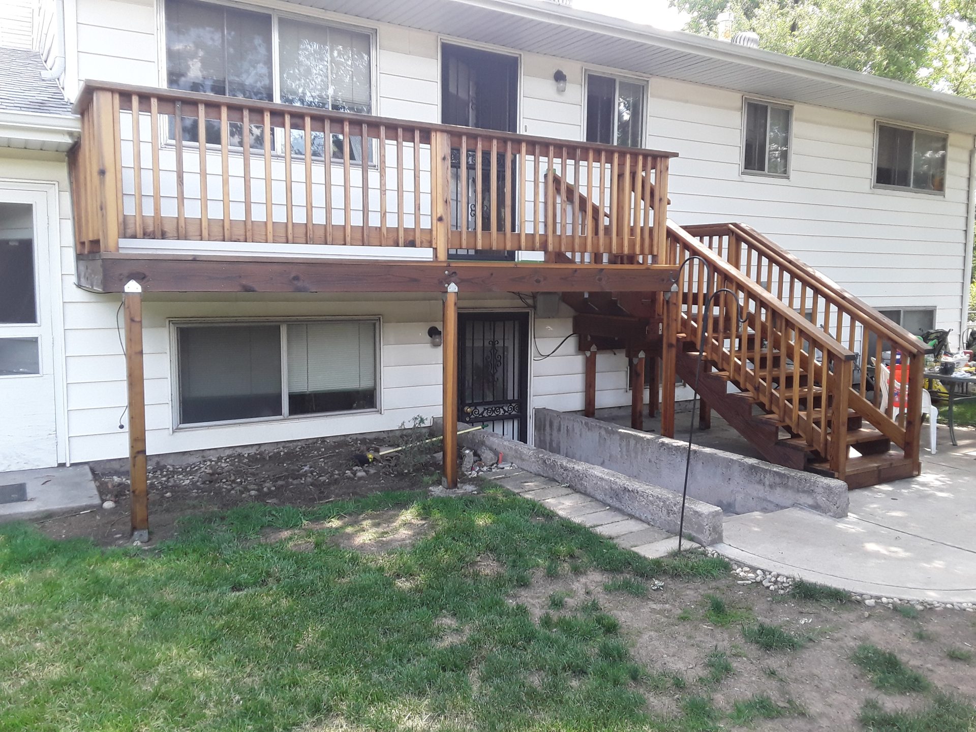 Deck Cleaning & Re-Staining